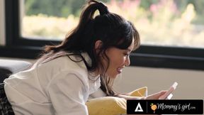 MOMMY'S GIRL - Petite Attention Seeker Kimmy Kimm Teases Aroused Stepmom Kendra James - PART 1+2