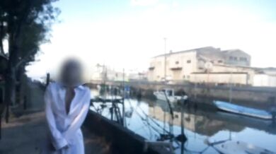 『素人個人撮影』巨乳熟女にピタッと白シャツで/ノーブラ散歩＆露出オナニー潮吹き//流出/晒し/視姦　japanese/hentai/asian/milf/mom/big tits/日本人/塾女/人妻