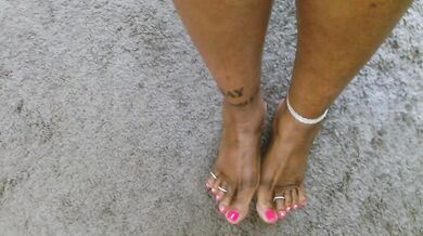 She Makes You Love Her Ebony Feet