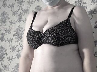 Trying on bras aged big beautiful woman mother i'd like to fuck with large saggy natural boobs.