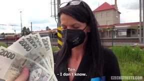 Hot MILF fucked outside for fast money!