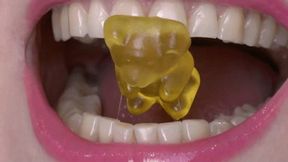 Let them feel the sharp efges of your wonderful sharp pointiy teeth MP4 HD 720p