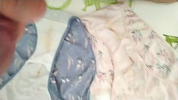 corrida en bragas de mi mujer 188
