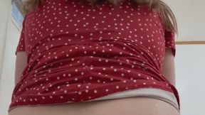 Mommy trying to take a dump mp4