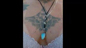 travesti brasileira, sabrina prezotte pornstar se exibindo e jorrando leite em publico...