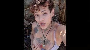 travesti brasileira, sabrina prezotte pornstar se exibindo e jorrando leite em publico...