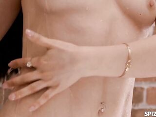 Oriental Luna TrueLove Bubble Booty Bounce As That babe Dicked Down