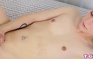 Toung tranny sucks off tgirl beauty