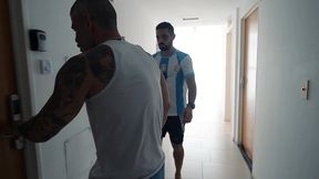 vecino brasilero me usa duro por todo el edificio