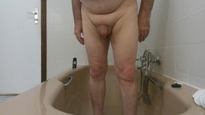 pissing in the bath