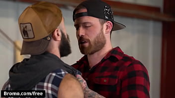 Tattooed Dude (Jordan Levine) Shove His Hard Raw Cock In (Teddy Bears) Ass - BROMO