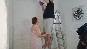 Hot sex in the kitchen. How to properly help with repairs.