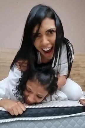 Fight judoka - Izabella paes and Nataly