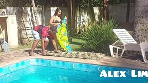 minha patroa - bruna lopesxx - me pede para passar o bronzeador nela louca para me dar a buceta, e eu como nao sou bobo eu comi a safada