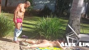 minha patroa - bruna lopesxx - me pede para passar o bronzeador nela louca para me dar a buceta, e eu como nao sou bobo eu comi a safada