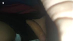 me masturb&eacute_ en un bar y me vine encima de la mesa