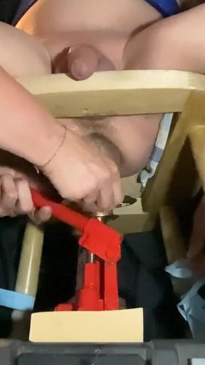 Jaw-dropping moment from &quot;Car jack experiment&quot;