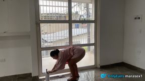 Customer Seduces Window Cleaner and Fucks Her Hard