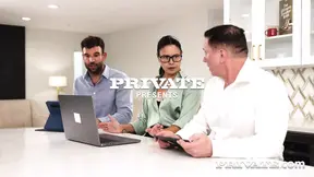 Employee gets fucked during urgent boss meeting