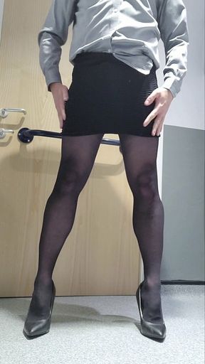 Hands free cum in tights and heels in public toilet