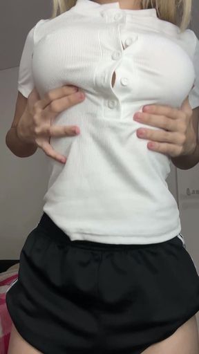 Big-boobed student draws attention during group study