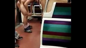 Jugadores de Rugby festejan desnudos tras ganar su partido