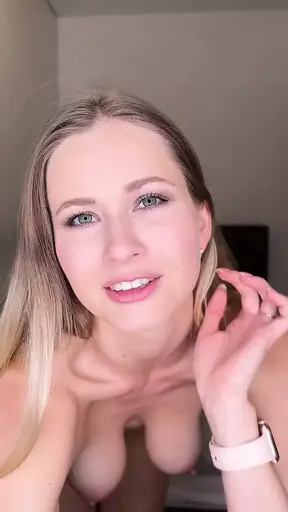 She Was Filming a Video for Her Husband but Accidentally Sent It to the Wrong Place, What Is This Beauty Doing?