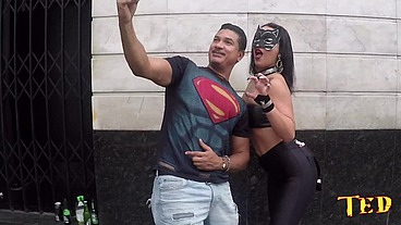 Tudo que acontece no Carnaval de rua de São Paulo - Mirella Mansur - Ed j. - Carolina Carioca