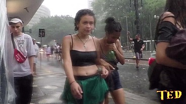 Tudo que acontece no Carnaval de rua de São Paulo - Mirella Mansur - Ed j. - Carolina Carioca