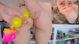 Alistuva iso perse brittiläinen teini blondi saa kovaa anaali jyskytystä