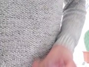 I create a sextoys, let's see if it works, at the end of the video I cum on the phone