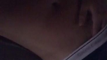 MOSTRANDO MEU CORPO NO ESCURINHO, SÓ MOSTRO MEU PAU AQUI