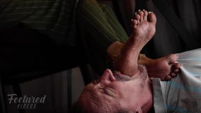 It's your duty to lick my dirty feet clean (Full HD 1080p MP4)