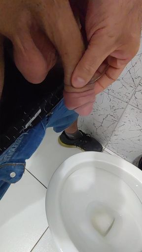 Big strange penis peeing