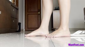 Sweaty Flip Flop Foot - 4K MP4