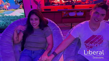 El nacimiento de un cuckold, cornudo disfruta de ver como se cogen a su esposa