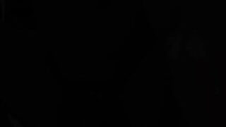 Masturbacja – wielkie kutasy młodych białych gejowskich dziwek ruchających się w dupę