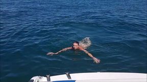 plaisir lacustreje profite d une belle journee pour faire une balade en bateau...