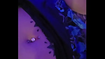 Mes nouveaux pierciiiings ils brillent presque autant que moi