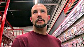 Real straight guy fooled at the gloryhole