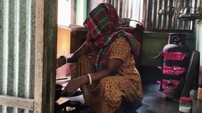 Peheli bar Bhabi ke khana pakane ki somoy pay mosti kiya