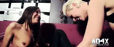 Hot queen gets casted and gives a steamy blowjob