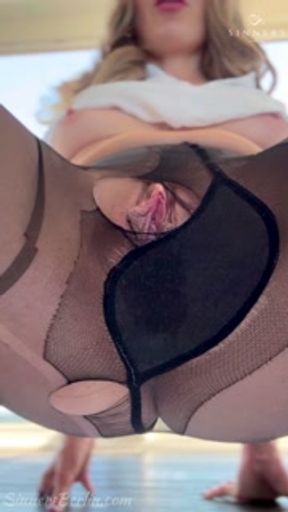 OPEN YOUR MOUTH and DRINK my CHAMPAGNE 😈💦