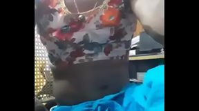 raji removing saree to suck
