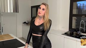Blonde Bombshell Queen Conquers the Porn Scene