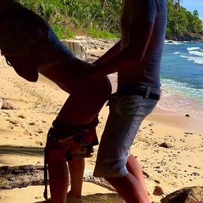 Sandy beaches and cute babes fucked in nature