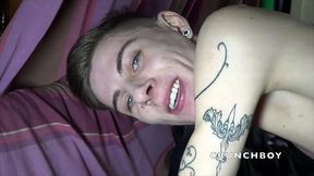 minet donne son cul a un actif monte 22 cm