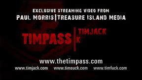 Nerdy hunk shoots his load