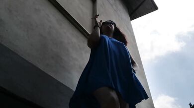 Desperate Italian girl can't hold it anymore in public