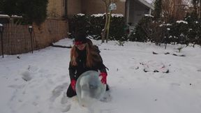 Evil-Lyn sit2pop 2x 18inch stuffer in the snow